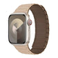 Bracelet Apple Watch silicone beige magnétique avec intérieur brun – confortable et raffiné.