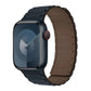 Bracelet Apple Watch en silicone bleu marine avec intérieur marron – fermeture magnétique confortable.