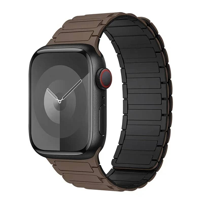 Bracelet Apple Watch en silicone marron avec intérieur noir et fermeture magnétique – élégant et sécurisé.